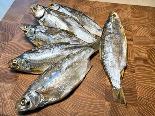 Рыцарское мясо заяц: Тарань вяленая (Азовская)