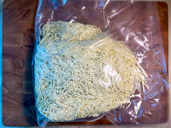 Сырный продукт ФЕРМЕРСКИЙ паутинка  укроп/чеснок в Видном