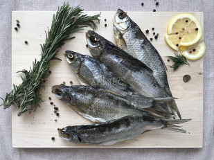 Лещ холодного копчения: Вобла вяленая астраханская крупная