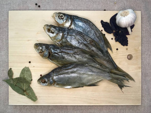 Лещ холодного копчения: Густера вяленая