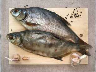 Лещ холодного копчения: Лещ цимлянский вяленый